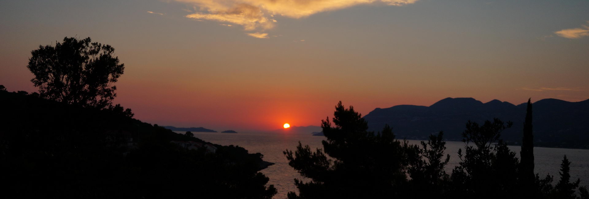 Excursions, private transfers & car rentals